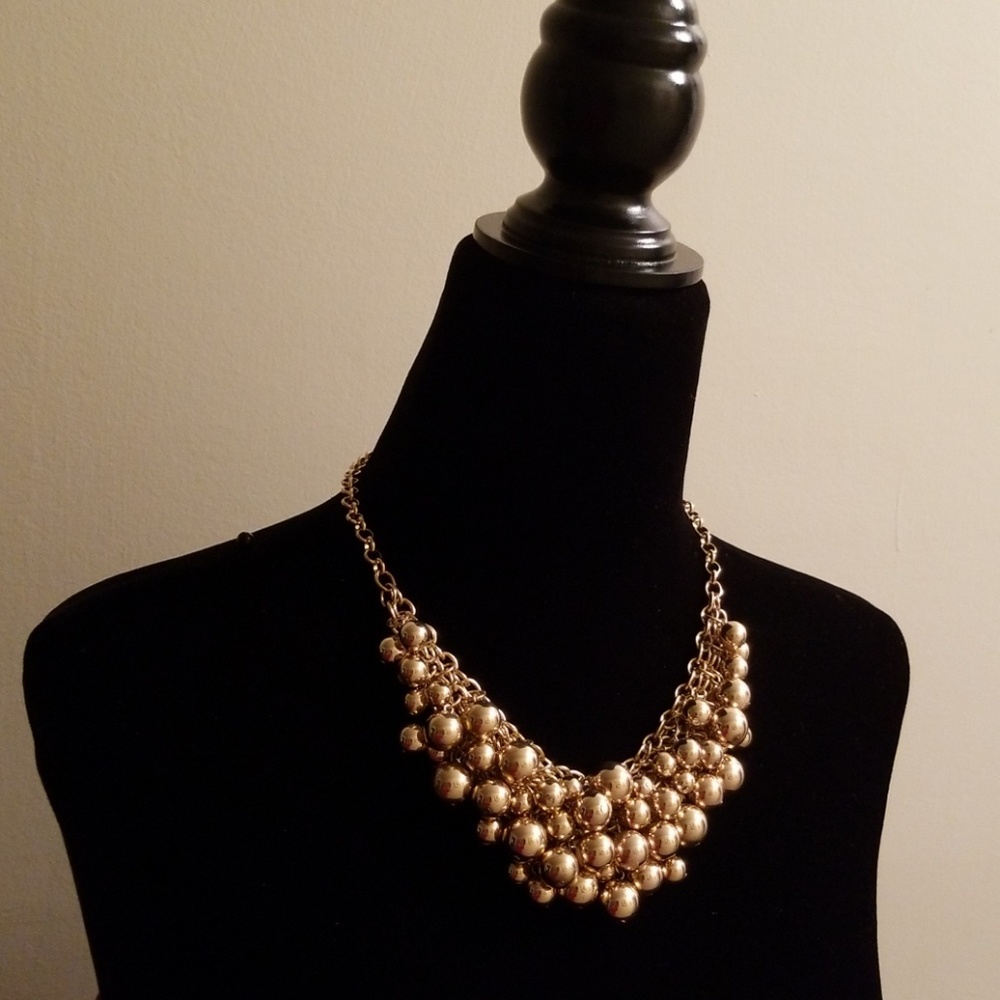 NWT Gold Tone Necklace